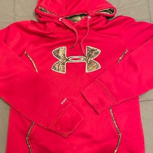 Women’s small Underarmour pink camo hoodie